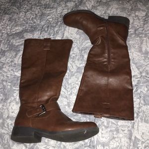 Women’s size 7 boots